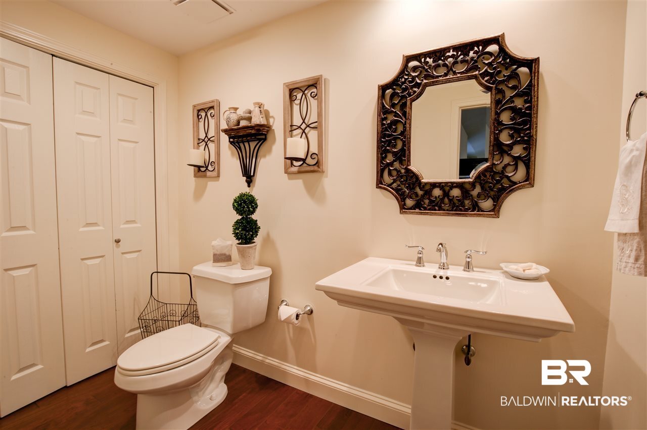 3805 South Conway Drive Mobile, AL 36608 - Photo 22 of 40 powder room