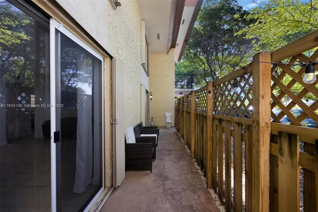 $285,000 | 8500 Southwest 109th Avenue, Unit 6112, Miami, FL 33173