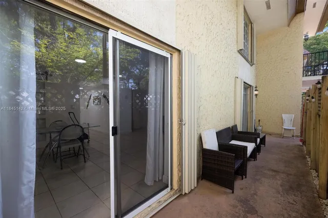 $285,000 | 8500 Southwest 109th Avenue, Unit 6112, Miami, FL 33173