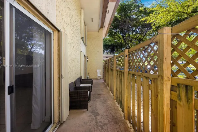 $285,000 | 8500 Southwest 109th Avenue, Unit 6112, Miami, FL 33173