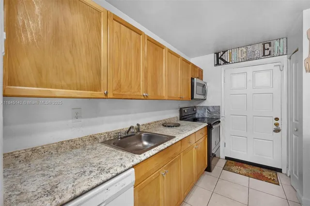 $285,000 | 8500 Southwest 109th Avenue, Unit 6112, Miami, FL 33173