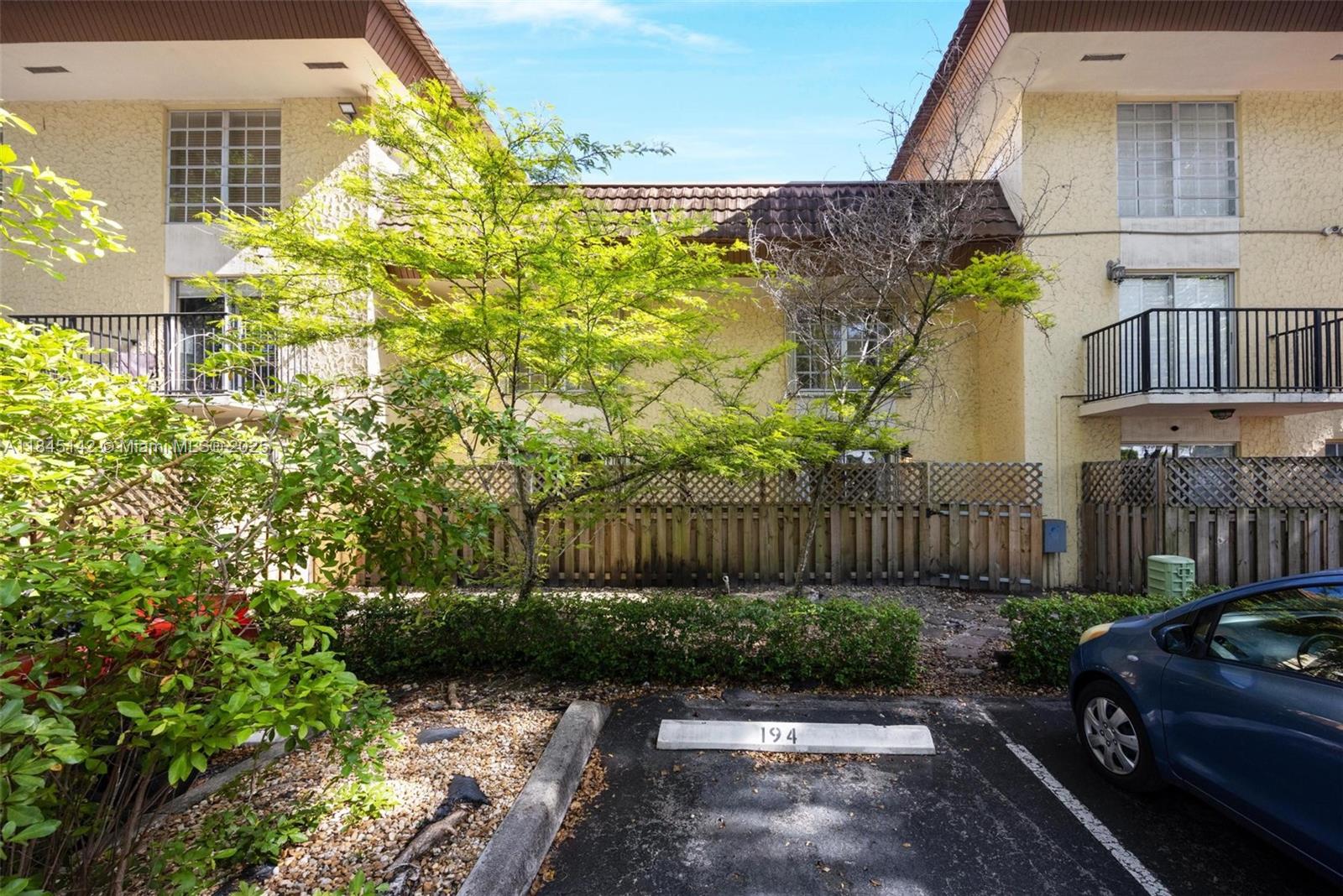 8500 Southwest 109th Avenue, Unit 6112 Miami, FL 33173 - Photo 37 of 52 a view of a garden