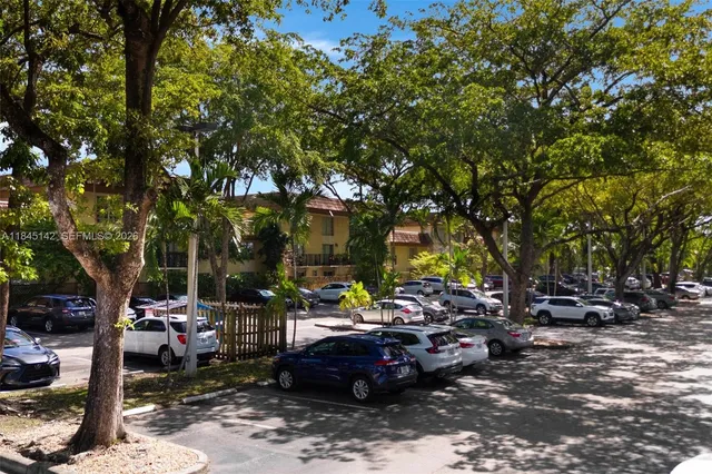 $285,000 | 8500 Southwest 109th Avenue, Unit 6112, Miami, FL 33173