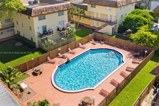 $285,000 | 8500 Southwest 109th Avenue, Unit 6112, Miami, FL 33173