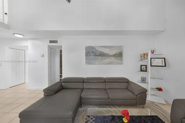 $285,000 | 8500 Southwest 109th Avenue, Unit 6112, Miami, FL 33173