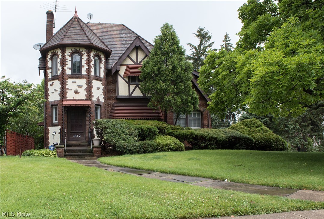 1612 West Schaaf Road Cleveland, OH 44109 - Photo 1 of 30 Gallery Image 1