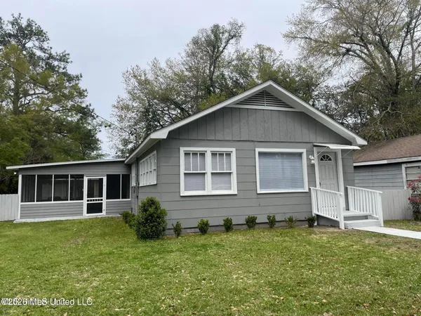 $1,600 | 1509 Bowen Avenue, Ocean Springs, MS 39564