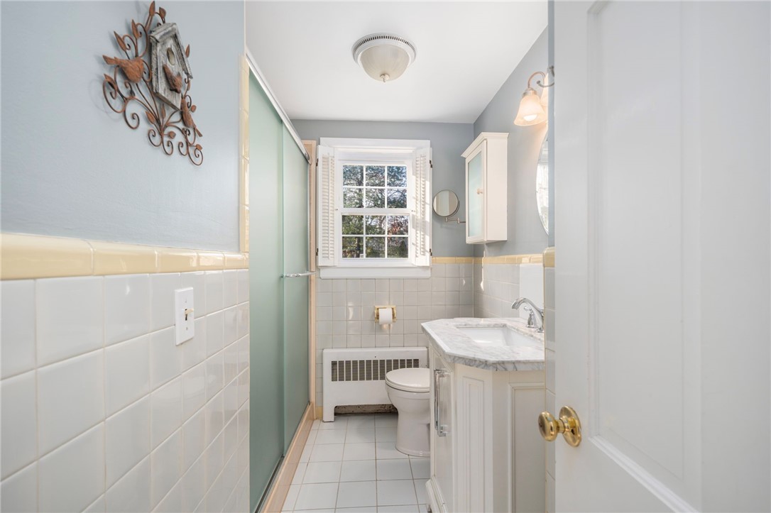 278 New Meadow Road Barrington, RI 02806 - Photo 14 of 26 Main level full bath