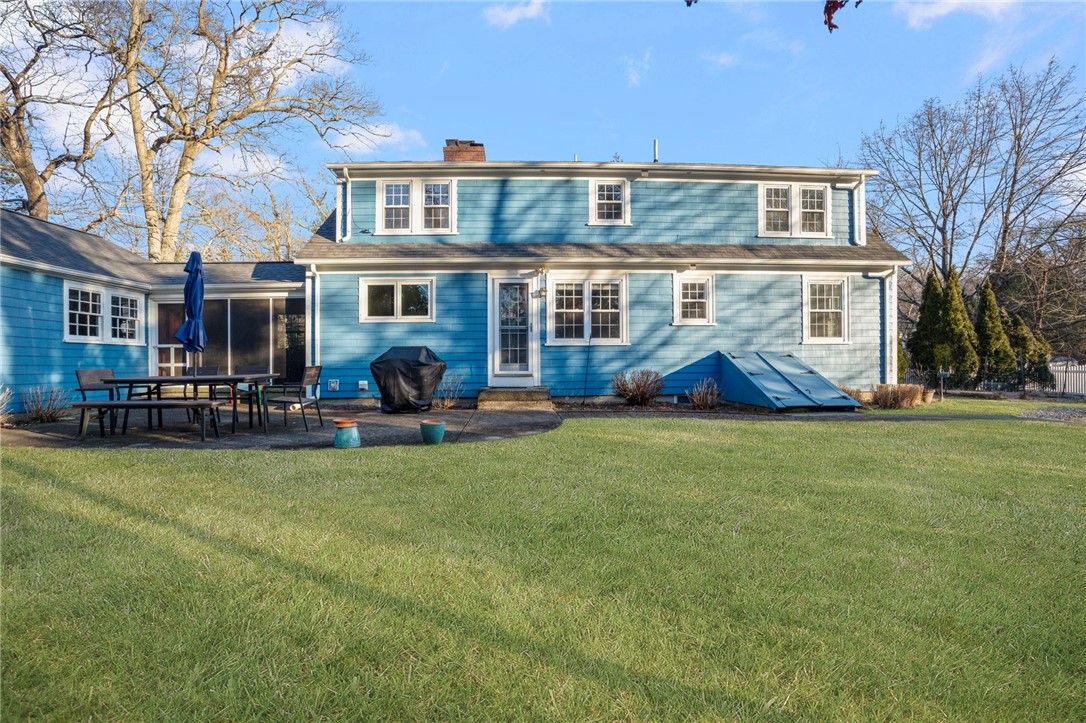 278 New Meadow Road Barrington, RI 02806 - Photo 4 of 26