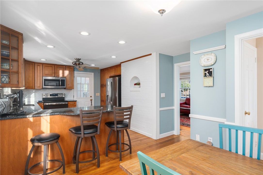 278 New Meadow Road Barrington, RI 02806 - Photo 10 of 26