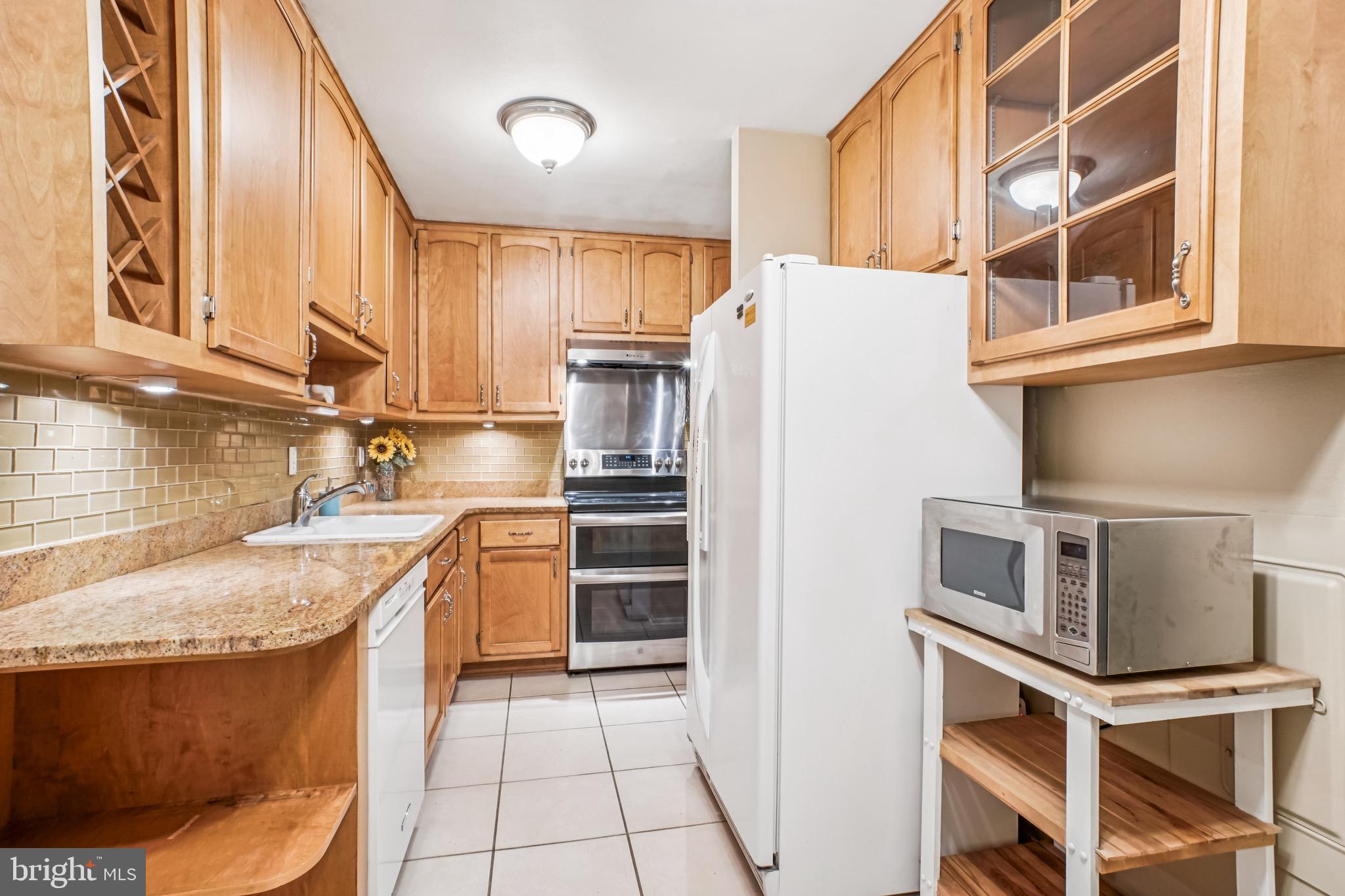 6101 Edsall Road, Unit 402 Alexandria, VA 22304 - Photo 6 of 40 Gallery Image 6