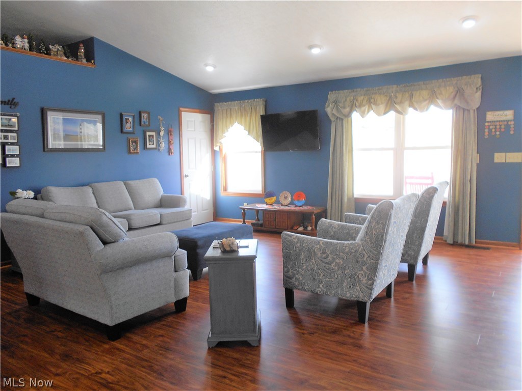 1105 Burnfield Road Little Hocking, OH 45742 - Photo 11 of 35 Front living room