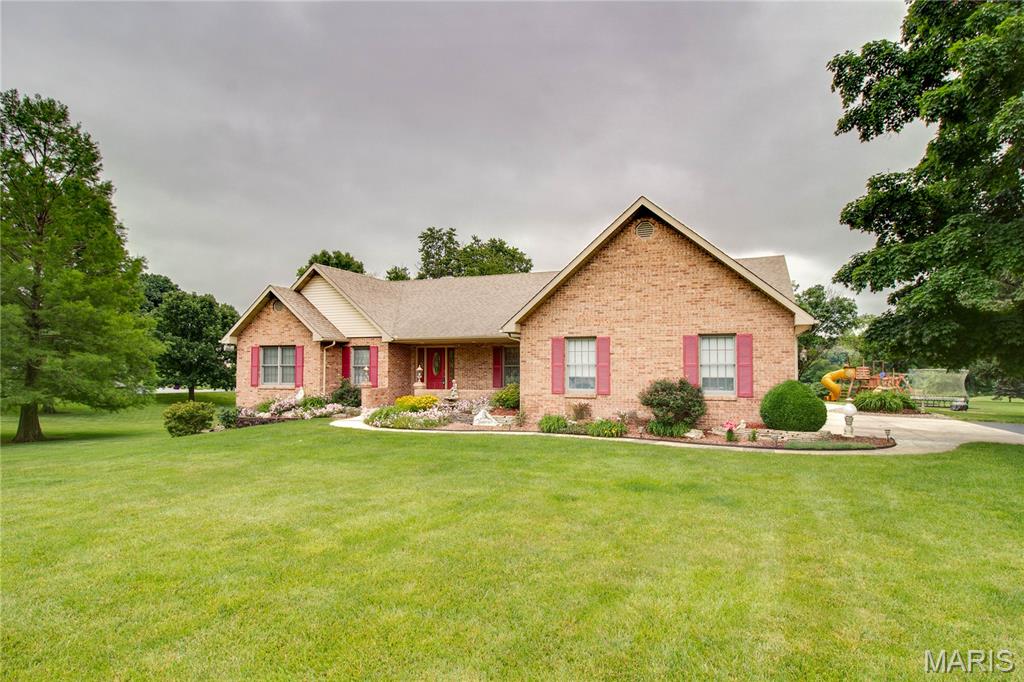 18 Tra Lin Alton, IL 62002 - Photo 4 of 77