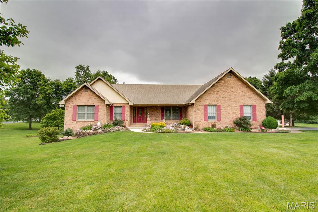18 Tra Lin Alton, IL 62002 - Photo 5 of 77