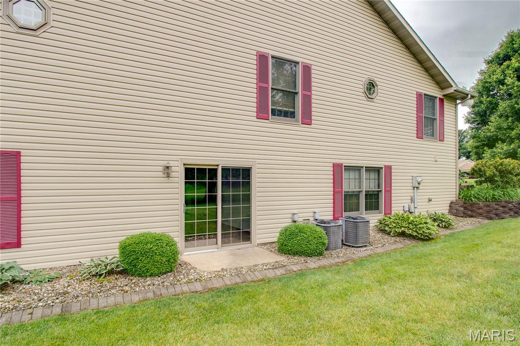18 Tra Lin Alton, IL 62002 - Photo 55 of 77