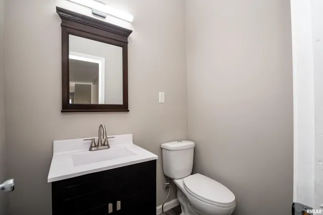 $96,500 | 1014 South 3rd Street, Pekin, IL 61554