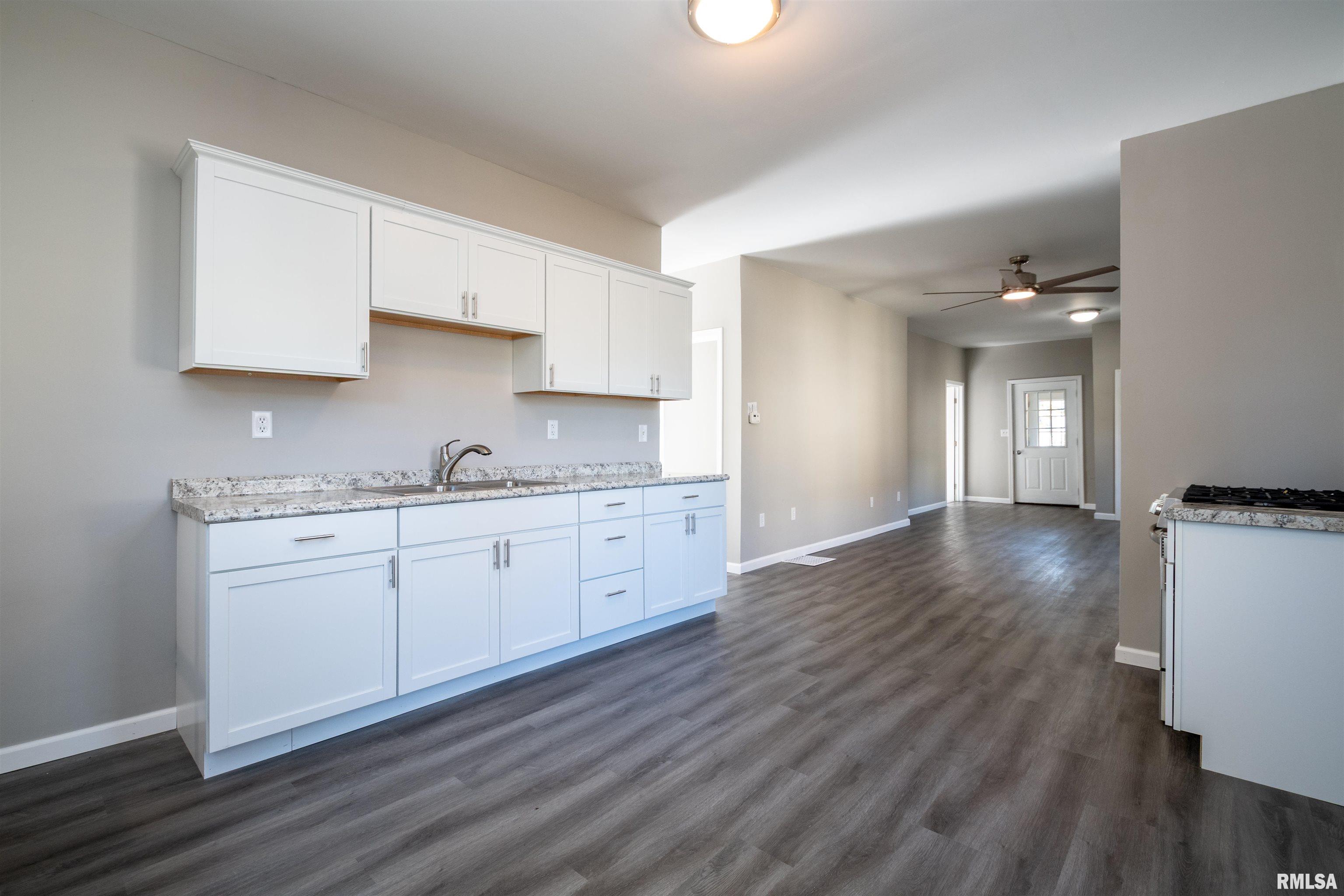 1014 South 3rd Street Pekin, IL 61554 - Photo 13 of 37