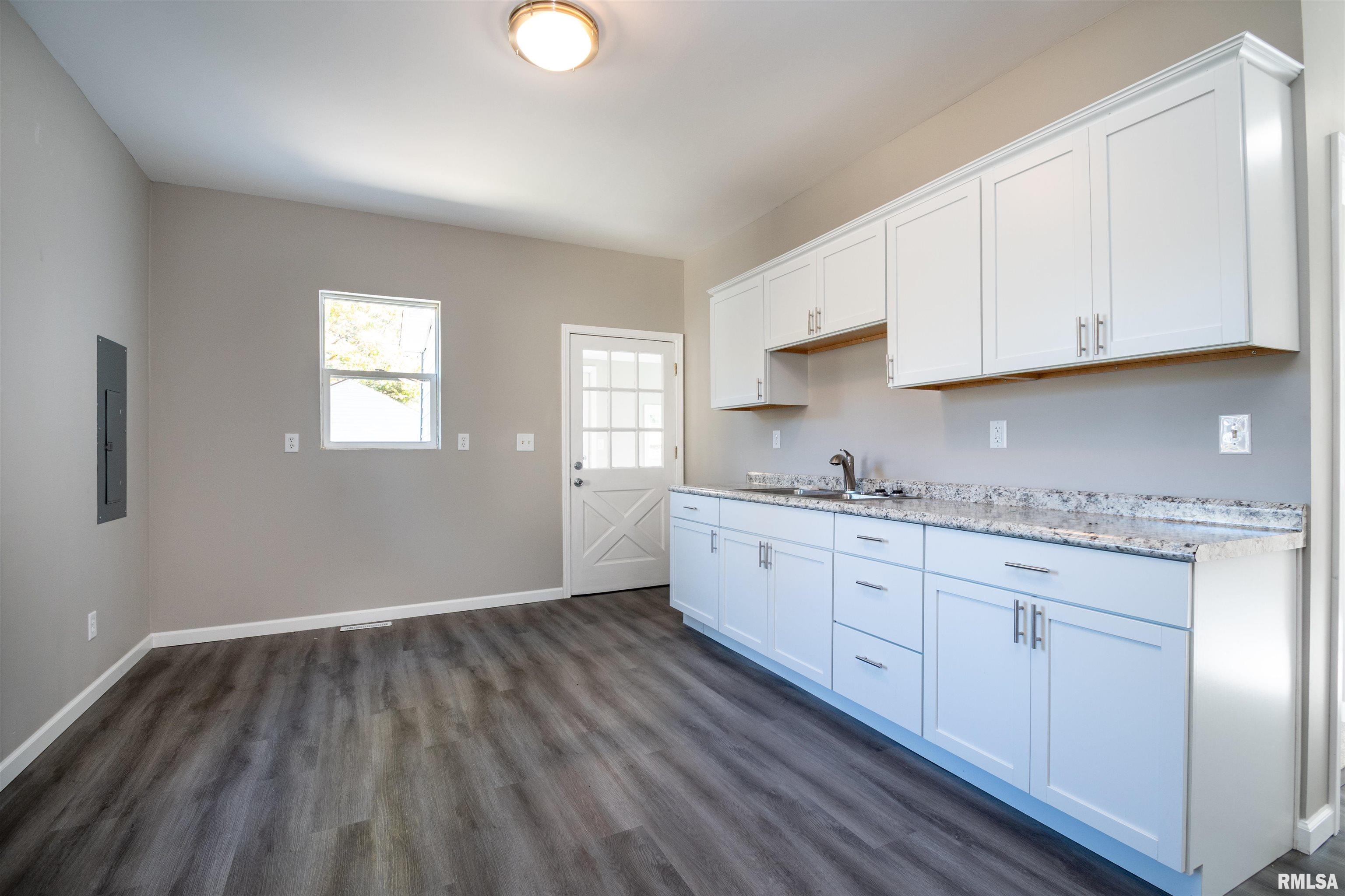 1014 South 3rd Street Pekin, IL 61554 - Photo 14 of 37