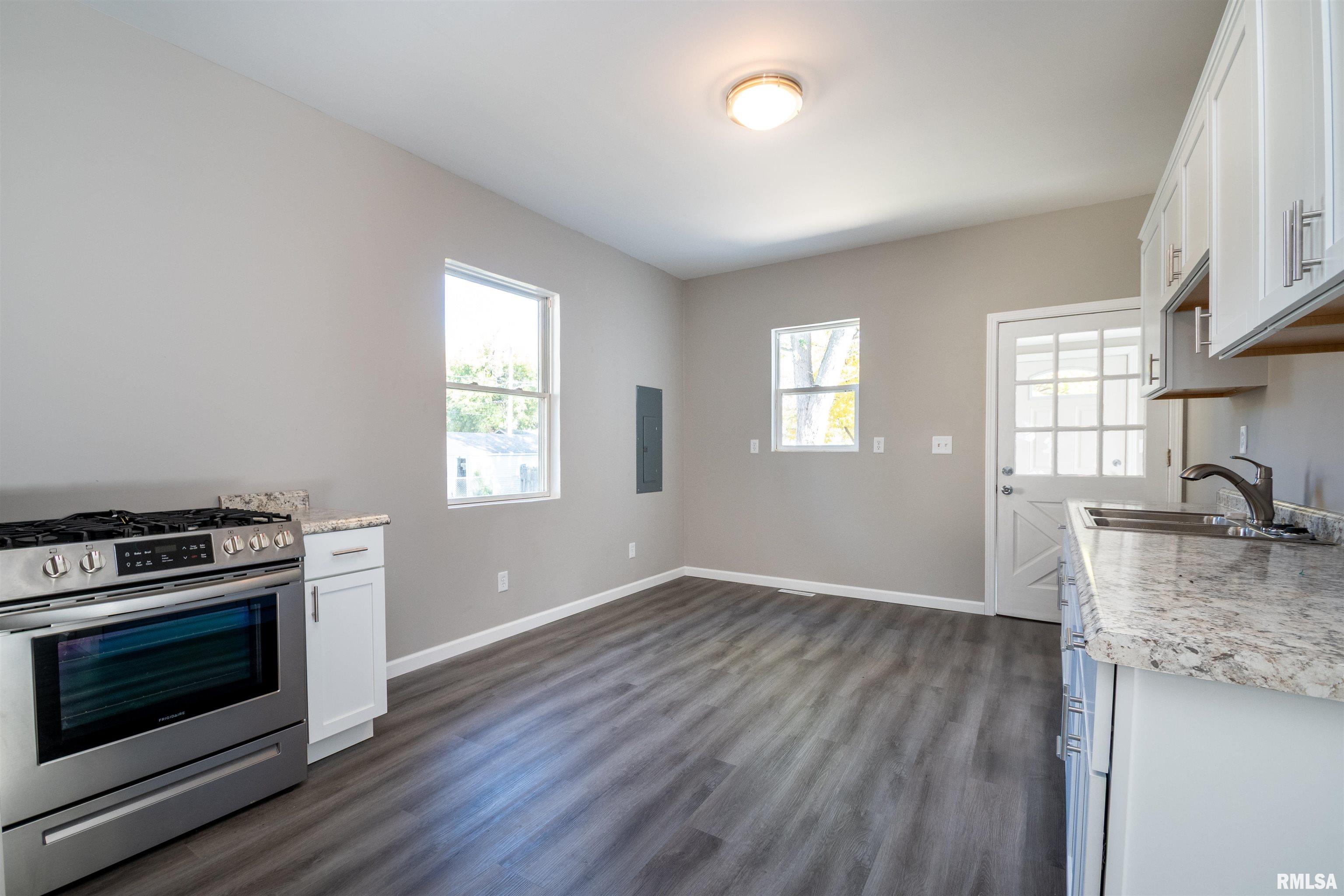 1014 South 3rd Street Pekin, IL 61554 - Photo 15 of 37