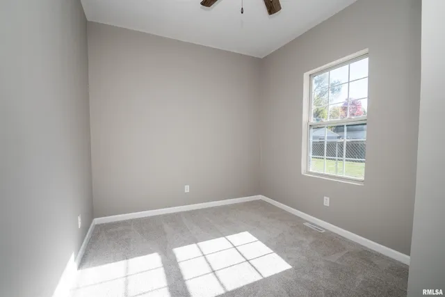 $96,500 | 1014 South 3rd Street, Pekin, IL 61554