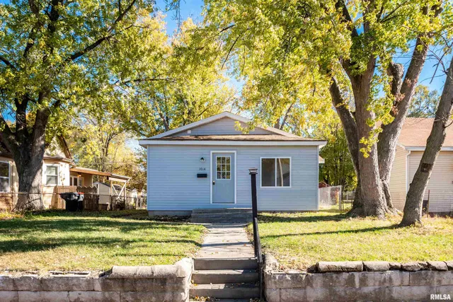 $96,500 | 1014 South 3rd Street, Pekin, IL 61554