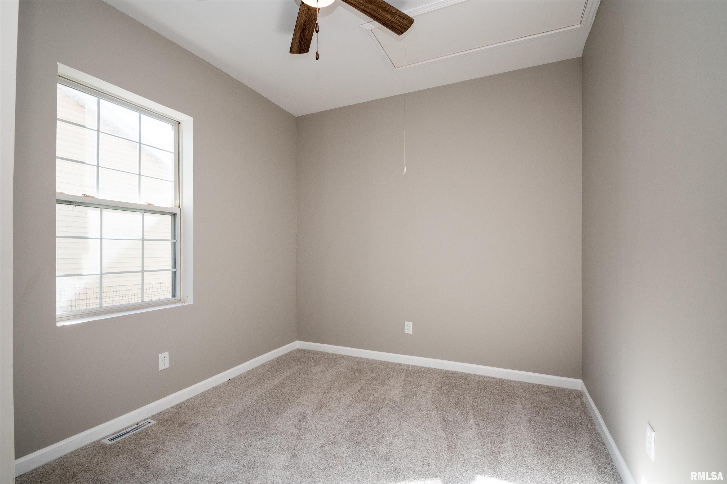 1014 South 3rd Street Pekin, IL 61554 - Photo 22 of 37