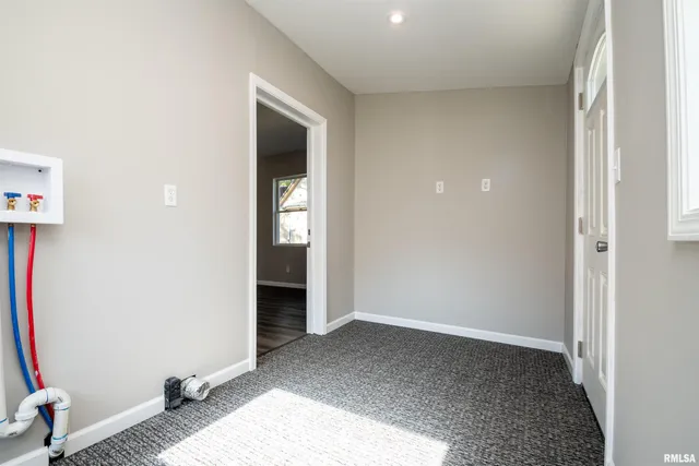 $96,500 | 1014 South 3rd Street, Pekin, IL 61554