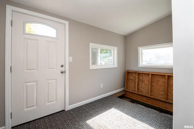 $96,500 | 1014 South 3rd Street, Pekin, IL 61554