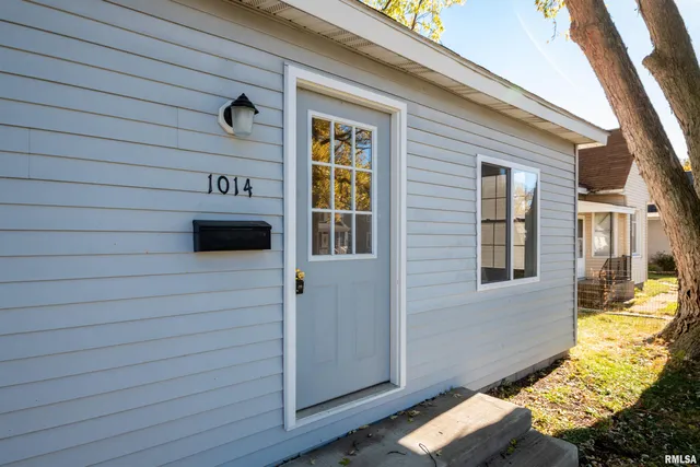 $96,500 | 1014 South 3rd Street, Pekin, IL 61554