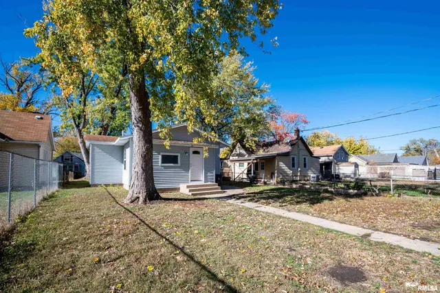 $96,500 | 1014 South 3rd Street, Pekin, IL 61554