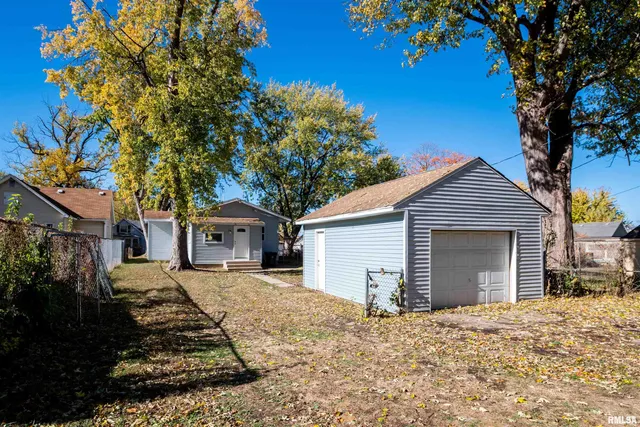 $96,500 | 1014 South 3rd Street, Pekin, IL 61554