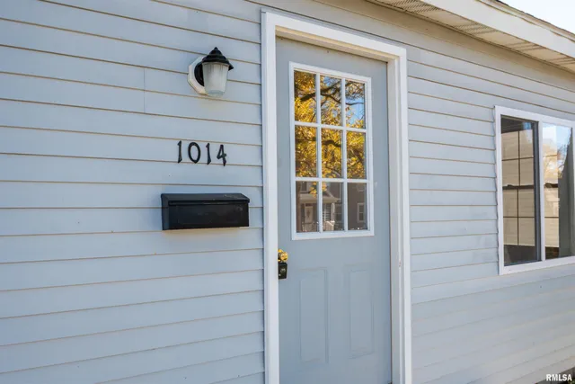 $96,500 | 1014 South 3rd Street, Pekin, IL 61554