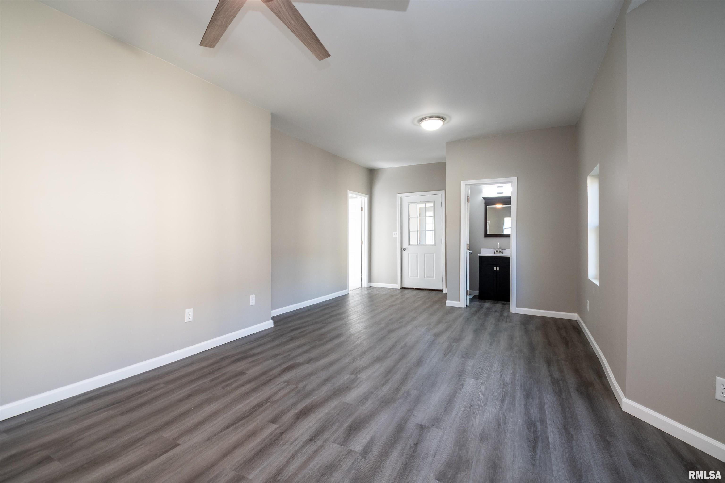 1014 South 3rd Street Pekin, IL 61554 - Photo 7 of 37