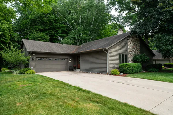 $495,000 | 3278 South Acredale Court, New Berlin, WI 53151