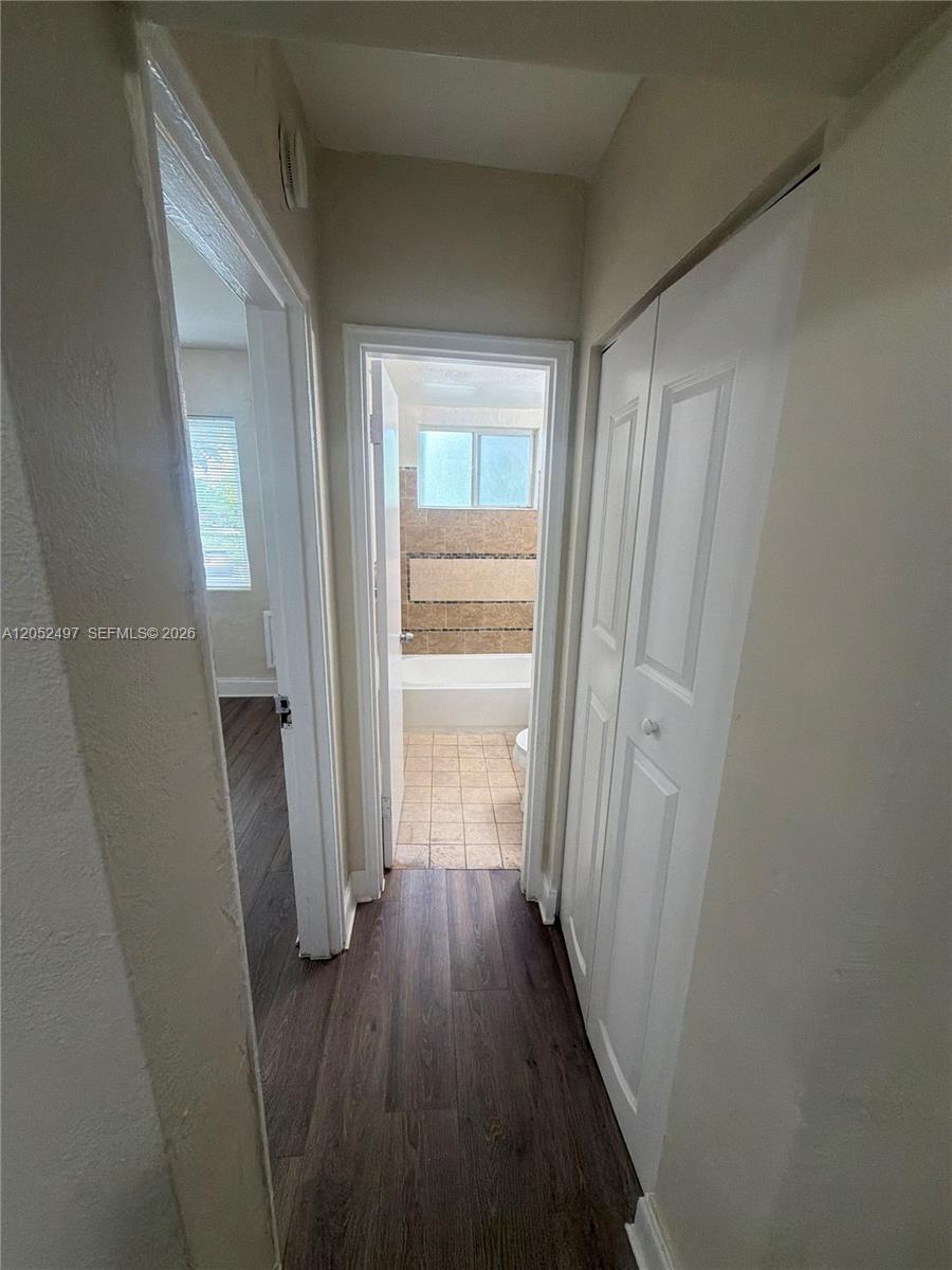 542 Northwest 8th Street, Unit 9 Miami, FL 33136 - Photo 7 of 8
