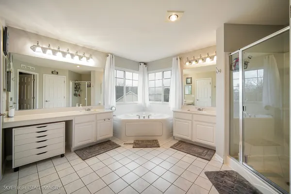 $600,000 | 1286 Dorr Drive, Sugar Grove, IL 60554