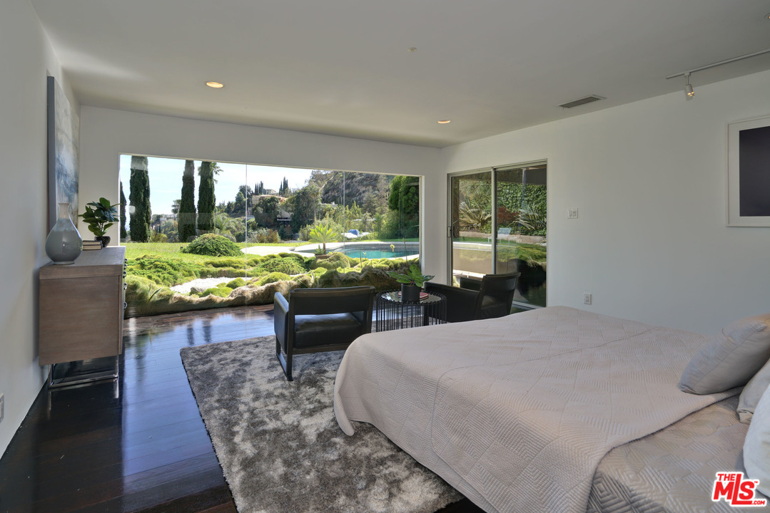 1616 Rising Glen Road Los Angeles, CA 90069 - Photo 21 of 50