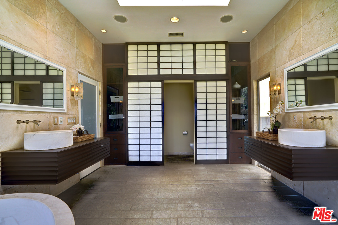 1616 Rising Glen Road Los Angeles, CA 90069 - Photo 26 of 50