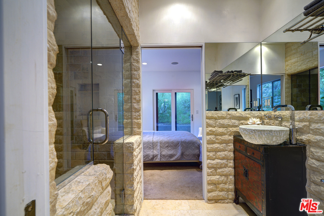 1616 Rising Glen Road Los Angeles, CA 90069 - Photo 34 of 50