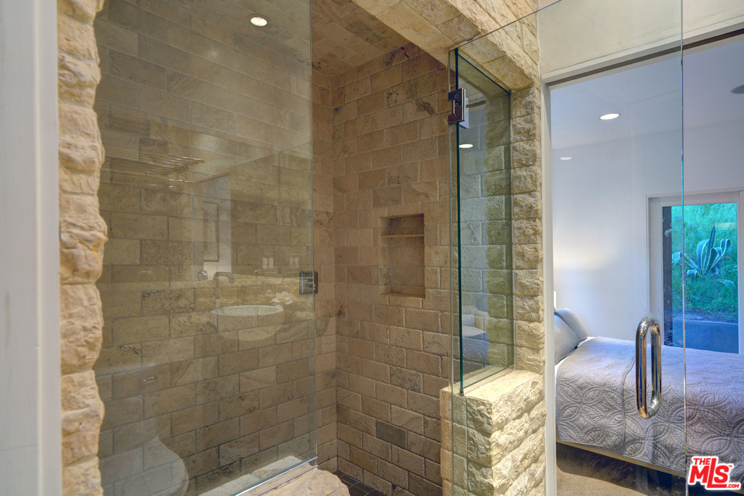 1616 Rising Glen Road Los Angeles, CA 90069 - Photo 35 of 50