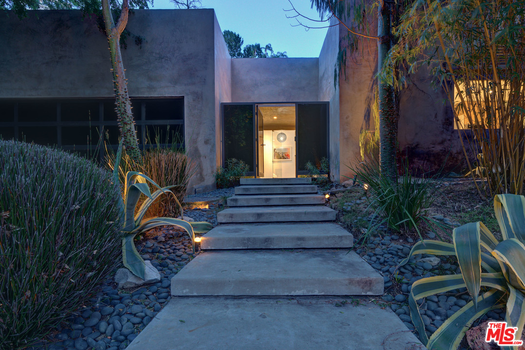 1616 Rising Glen Road Los Angeles, CA 90069 - Photo 49 of 50