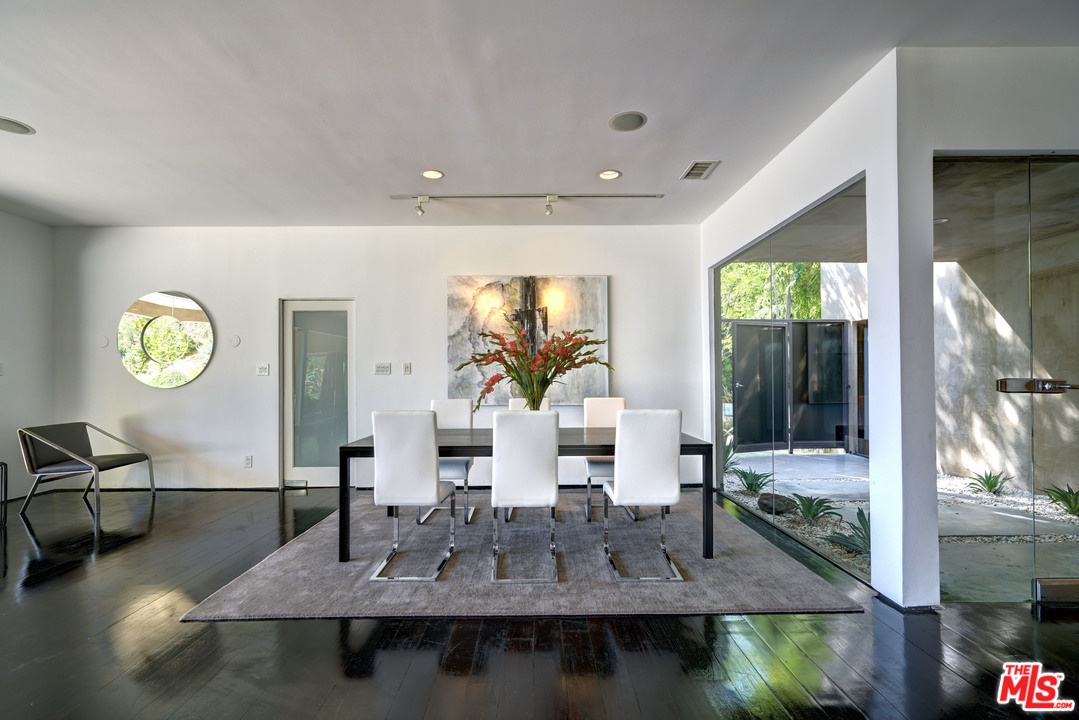 1616 Rising Glen Road Los Angeles, CA 90069 - Photo 9 of 50