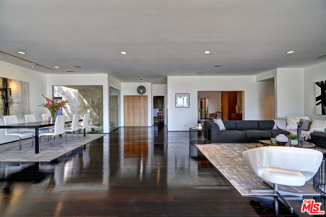 1616 Rising Glen Road Los Angeles, CA 90069 - Photo 10 of 50