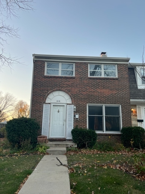 1010 Denham Place Schaumburg, IL 60169 - Photo 2 of 16 a view of a house with a yard