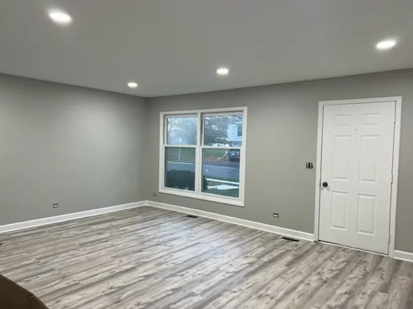 $2,500 | 1010 Denham Place, Schaumburg, IL 60169