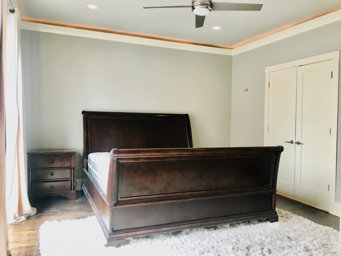 4029 South Ellis Avenue, Unit 5S Chicago, IL 60653 - Photo 21 of 31 a room with a bed