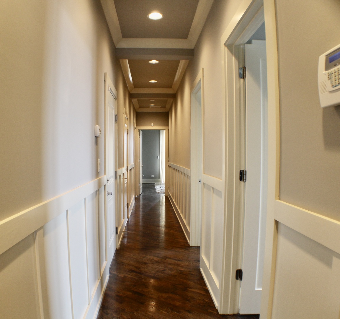 4029 South Ellis Avenue, Unit 5S Chicago, IL 60653 - Photo 26 of 31 a view of a hallway with the wooden floor