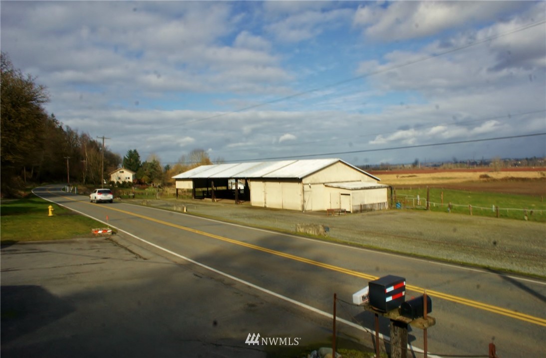 8923 Lowell Larimer Road Everett, WA 98208 - Photo 1 of 23 Gallery Image 1