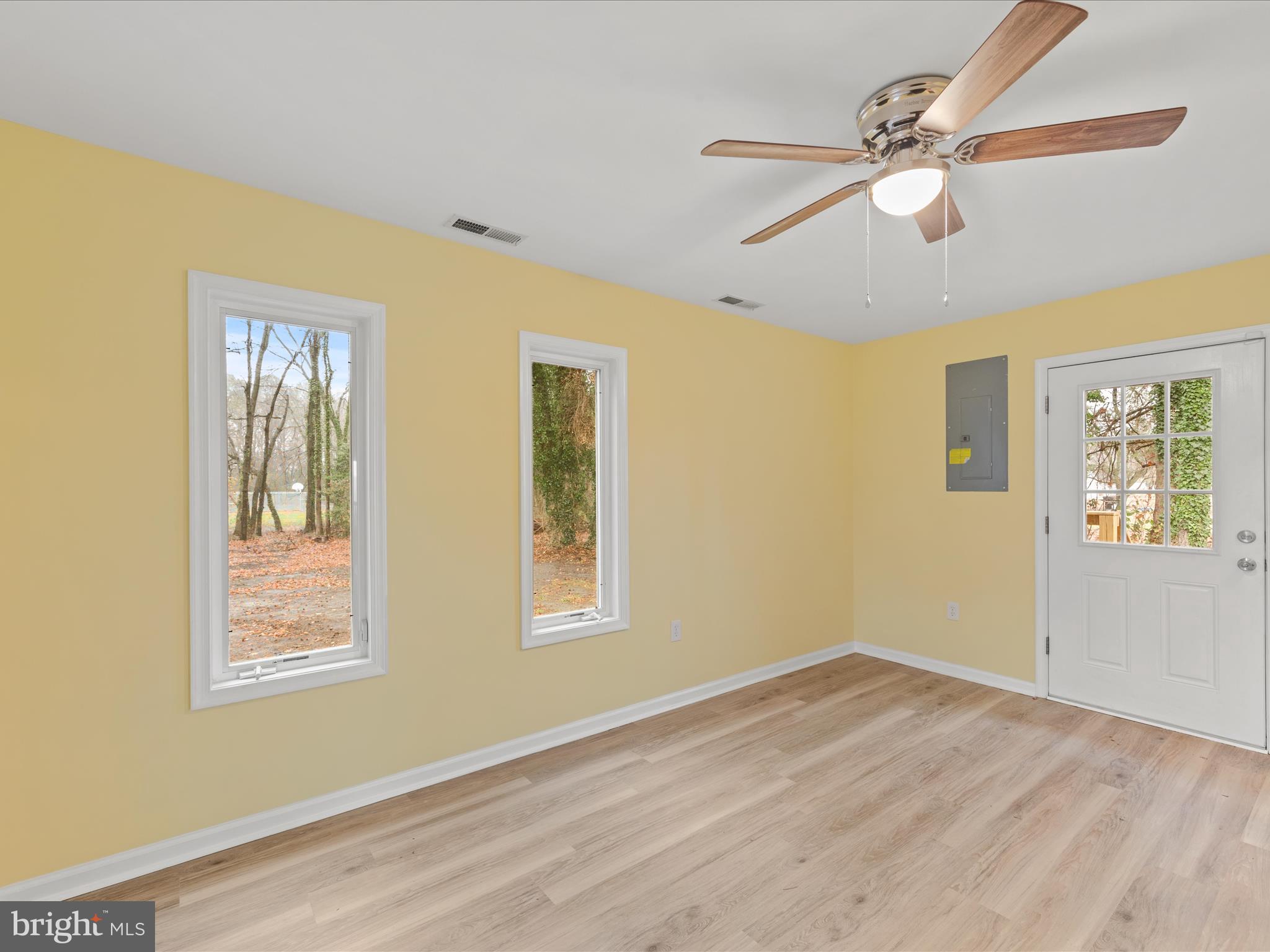 27390 Log Cabin Road Salisbury, MD 21801 - Photo 13 of 37 Dining Room