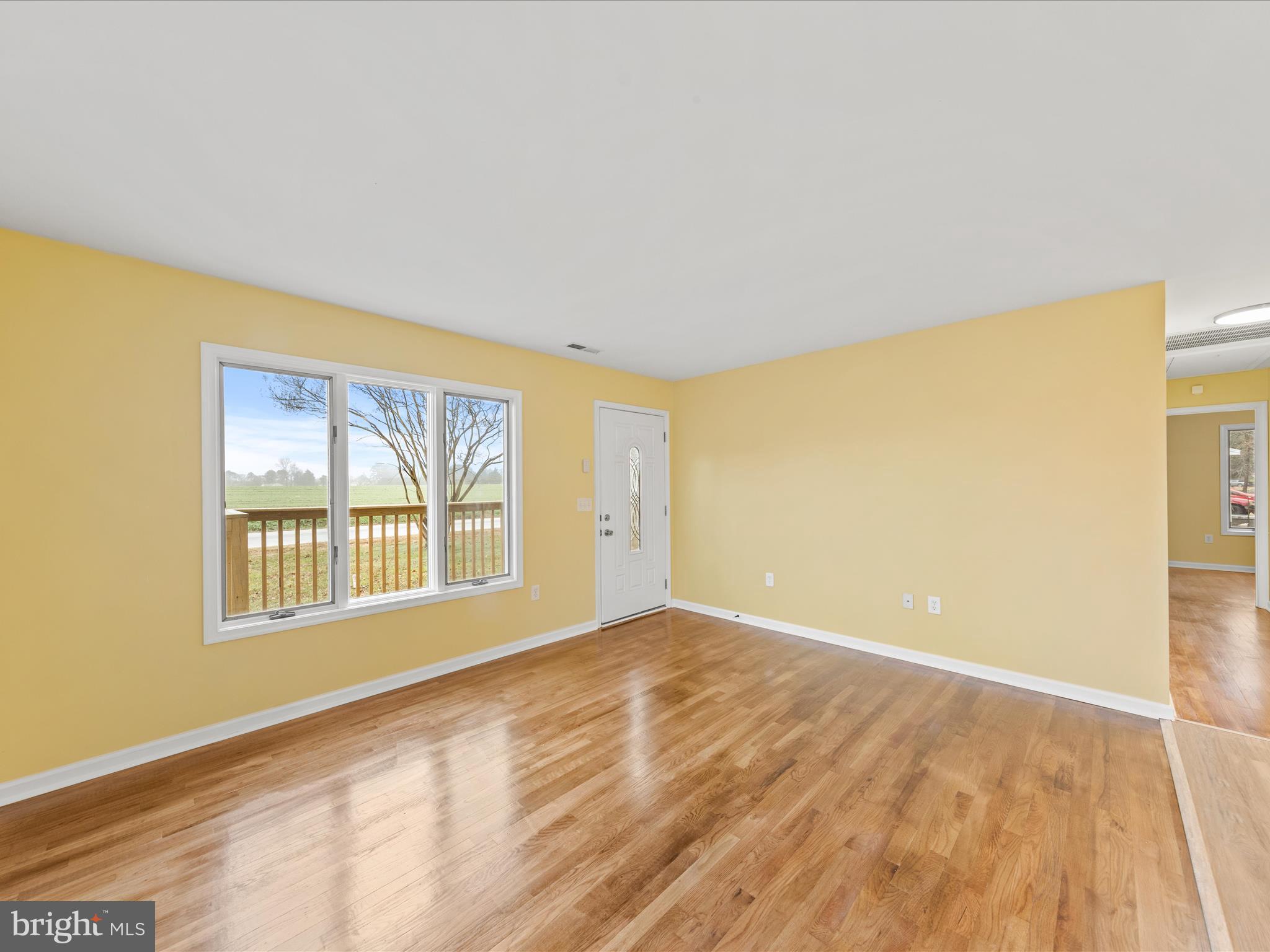 27390 Log Cabin Road Salisbury, MD 21801 - Photo 7 of 37 Living Room